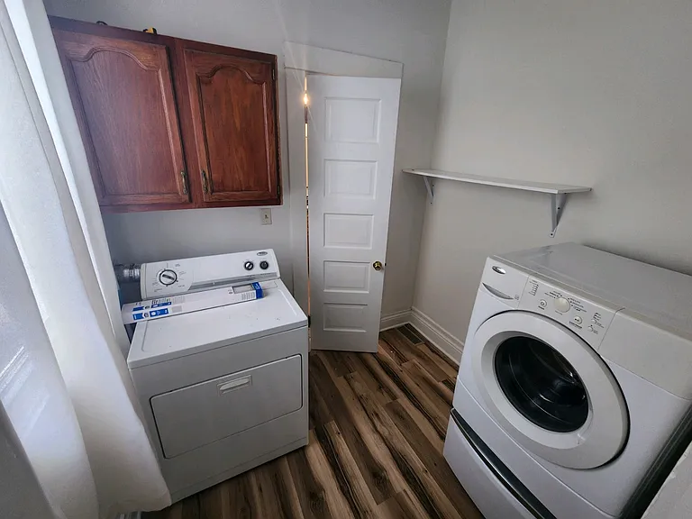 404 E Brandeis Ave — Photo 5