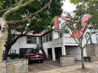 75 Garden City Ave, Point Lookout, NY 11569