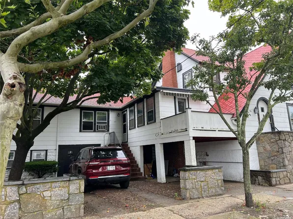 75 Garden City Avenue, Point Lookout, NY 11569