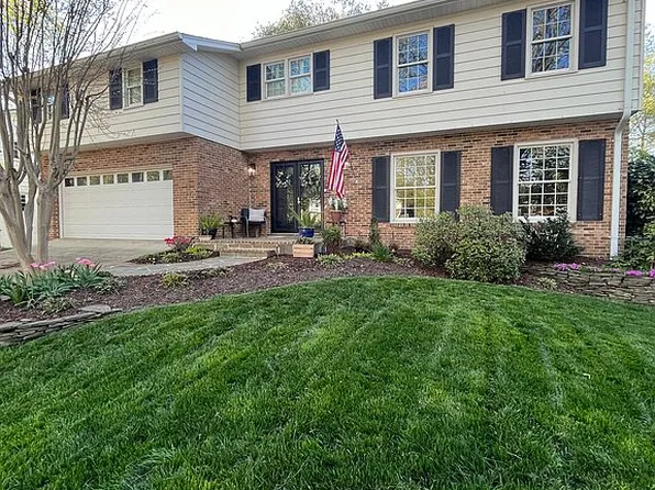 2306 Creek Dr, Alexandria, VA 22308