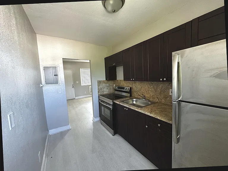 1940 Washington Ave — Photo 24