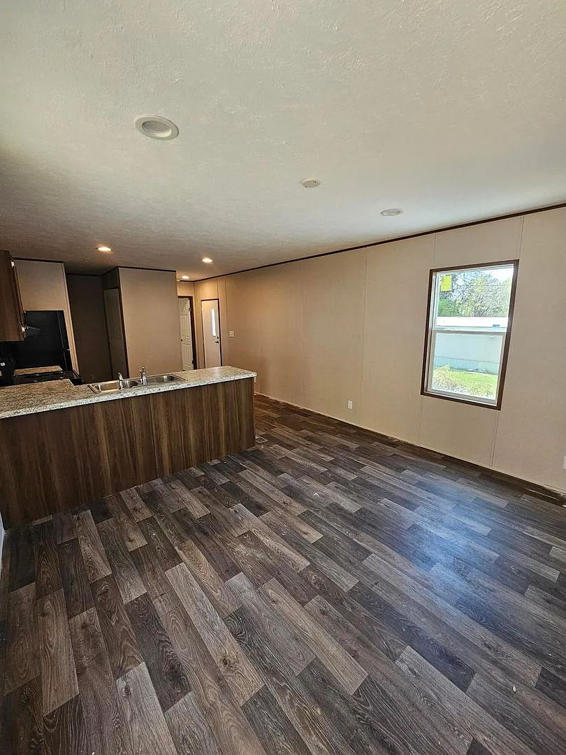 Find Your Next Pet-Friendly Home in Johnson City New & Budget-Friendly Options — Photo 3