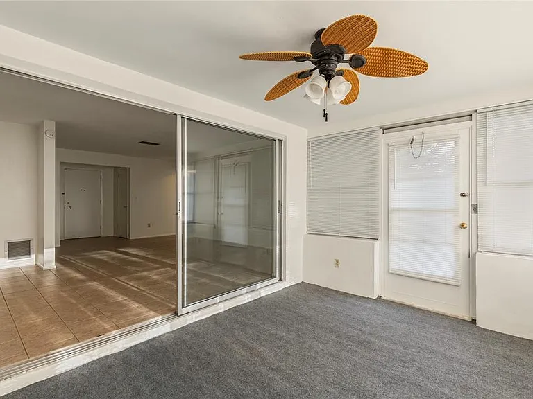 1248 Lazy Lake Rd W — Photo 15