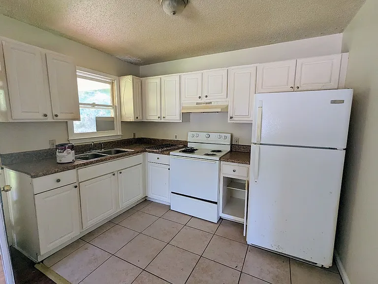 3604 Bolfair Dr NW — Photo 1