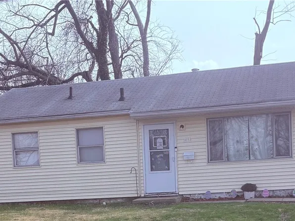 11 7th Dr, Decatur, IL 62521
