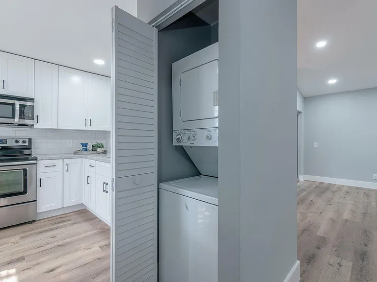 1579 Springside Dr — Photo 10