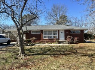 509 E Parkview Dr, Hopkinsville, KY 42240