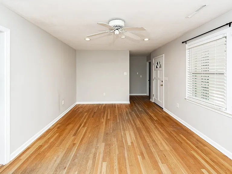 838 Fred St — Photo 56