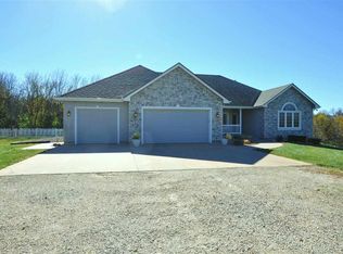 2939 NE Kansa Trl, Topeka, KS 66617