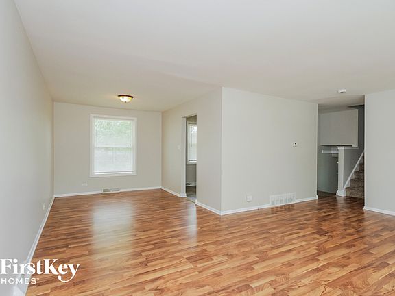 3rd image of 17113 Elm Dr