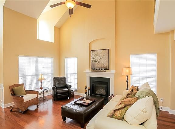 4th image of 9005 Macauley Ln
