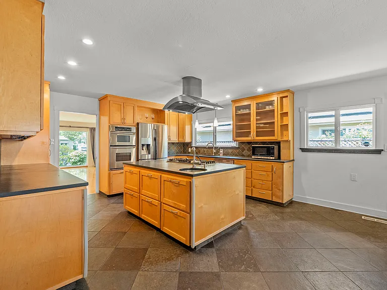 1742 Naglee Ave — Photo 25