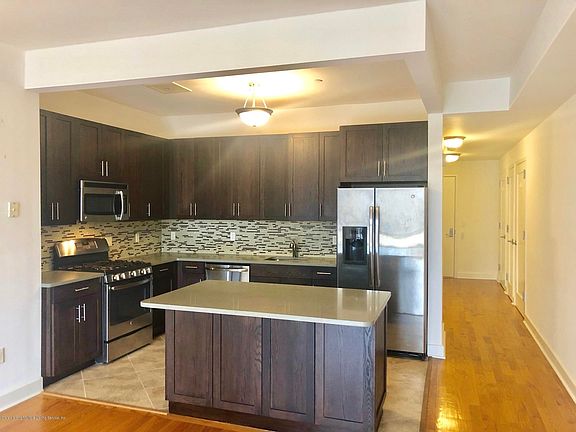 5th image of 90 Bay Street Lndg APT 3F
