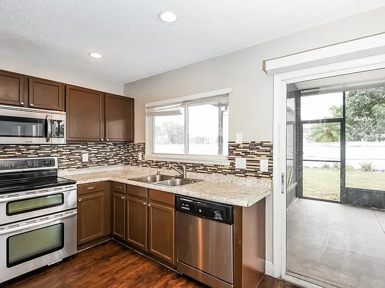 1405 Timberbend Cir — Photo 7