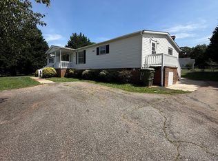 2031 Ballenger Rd, Wellford, SC 29385