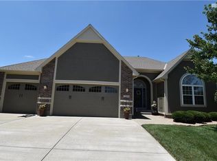 1504 Cross Creek Dr, Raymore, MO 64083