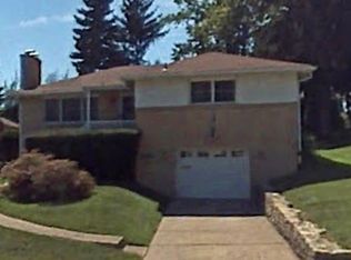 502 Clemson Dr, Pittsburgh, PA 15243