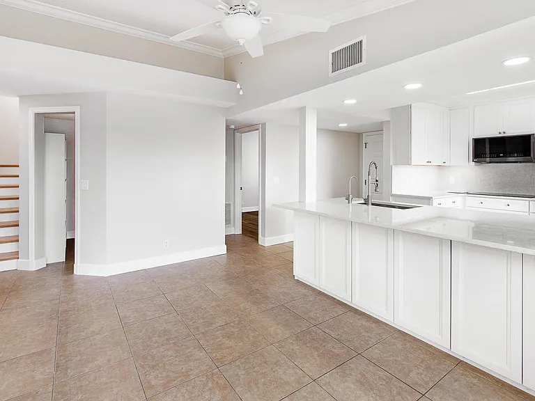 1060 Lake Shore Dr #201 — Photo 34