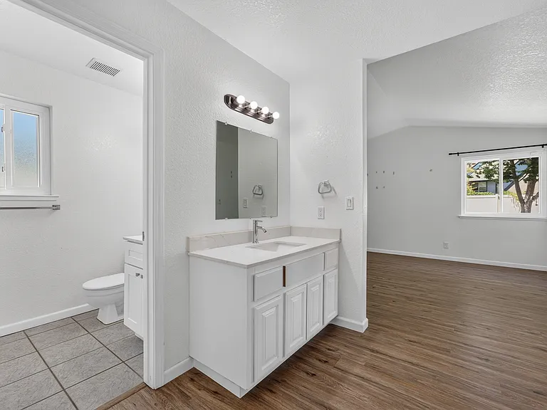 1118 Cresthaven Dr — Photo 20