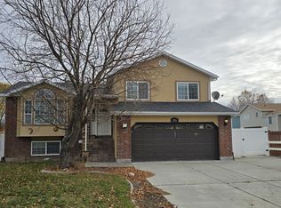 1954 N 2475 W, Clinton, UT 84015