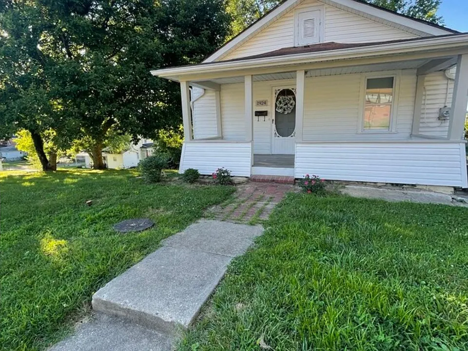 1924 Hall Ave