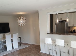 578 Fairway View Dr APT 1C, Wheeling, IL 60090