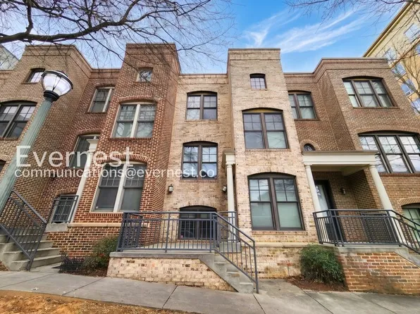 711 Cosmopolitan Dr, Atlanta, GA