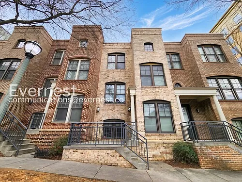 711 Cosmopolitan Dr Photo 1