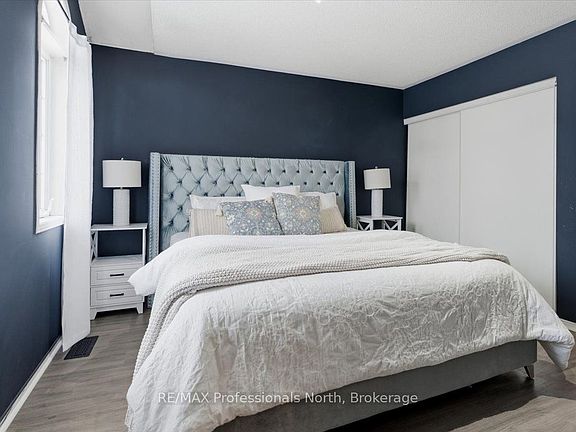 4th image of 98 Roxton Rd