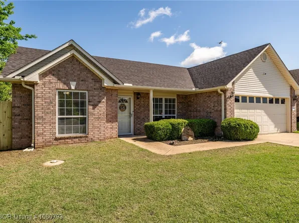 501 Apple Valley Dr, Fort Smith, AR 72908