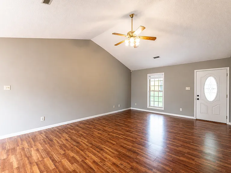 317 Headrickview Dr — Photo 4
