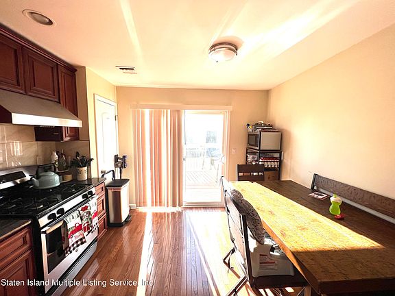 2nd image of 658 Seaview Ave