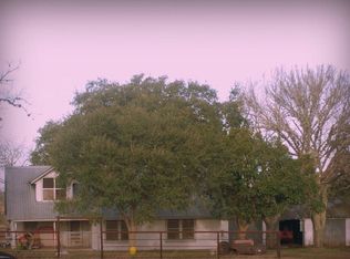 914 H Haun Rd, Meyersville, TX 77974