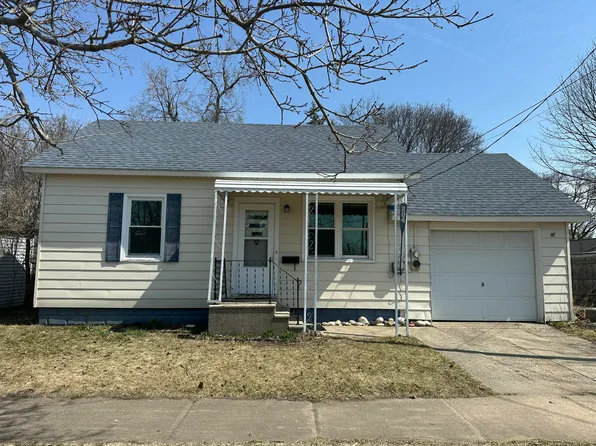 204 Chestnut St, Grayling, MI 49738