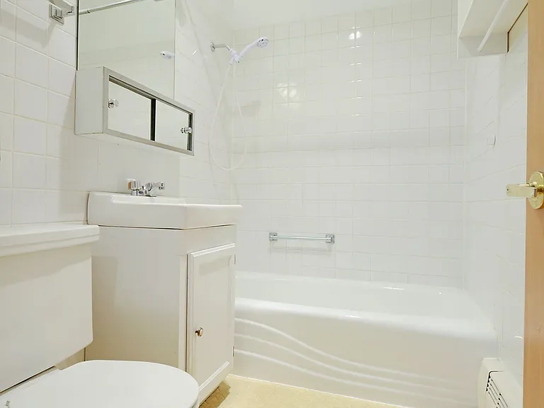 Cozy 4-Plex's Located on Minot's North Hill! 2028-2048 5th Street NW — Photo 9