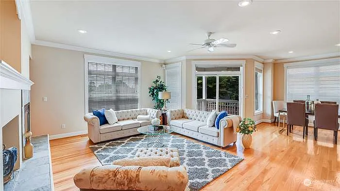 1215 N 27th Pl — Photo 10