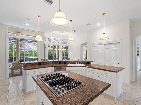 5th image of 30 Laguna Ct