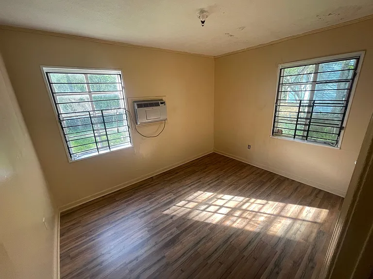 723 Glenmont Dr — Photo 5