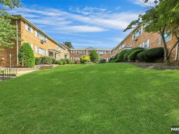 39-20 Dobrin Ct #A, Fair Lawn, NJ 07410