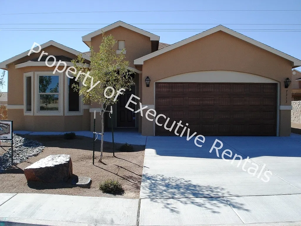 7313 Vista De Sobre Stunning 3 Bedroom Home with 2-Car Garage in Prime Location! — Photo 2