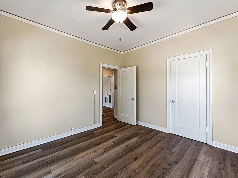 3909 Shafter Ave — Photo 12