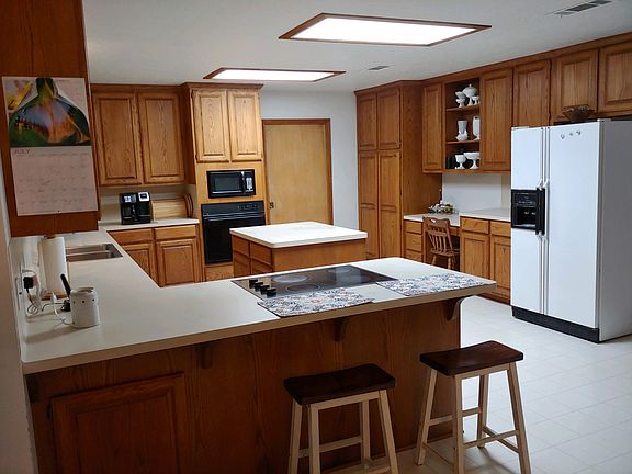 4th image of 210 Southland Dr
