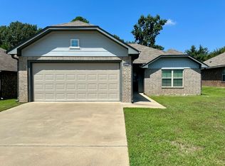 19462 King Ranch Dr, Flint, TX 75762