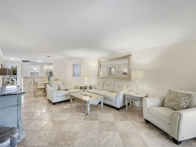 4200 Belair Ln #316 — Photo 8