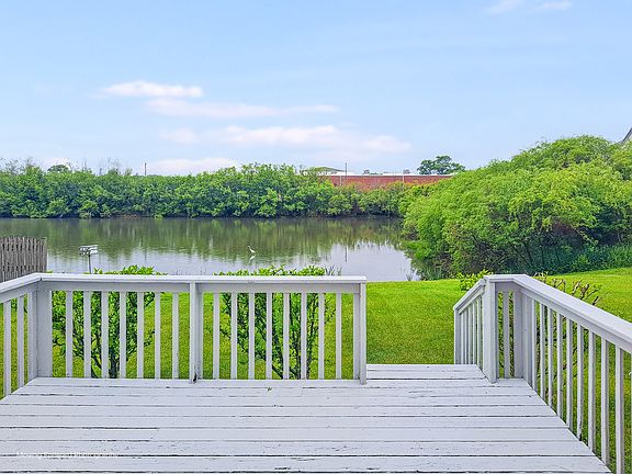 3rd image of 109 Centennial Dr