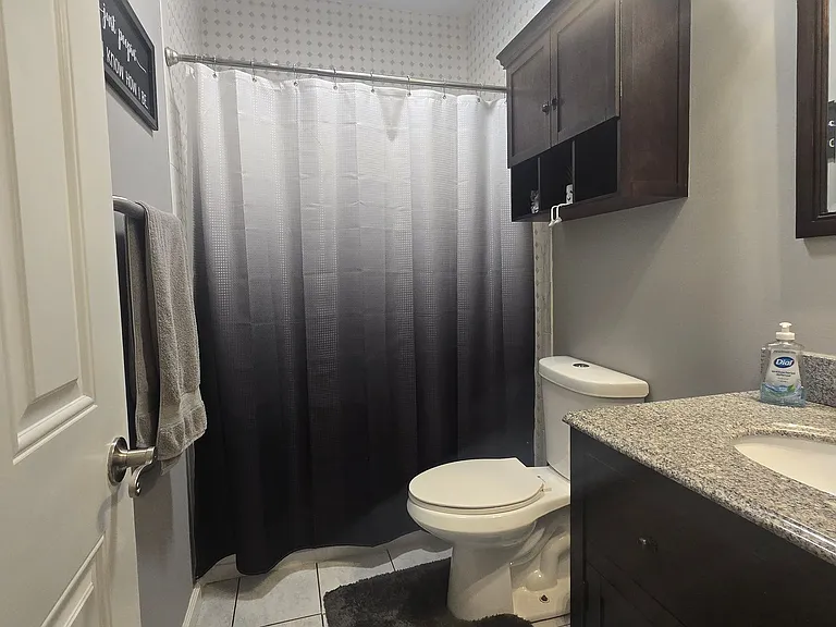 402 Gloucester Ave — Photo 16