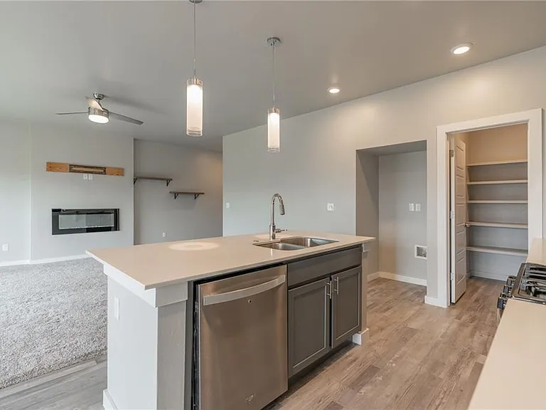 10720 NW 20th St — Photo 12