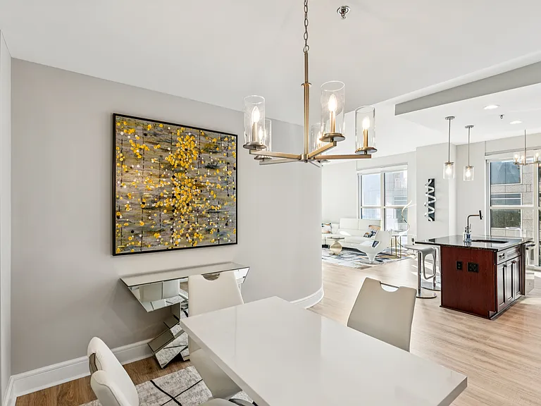 333 W Trade St #22 — Photo 11