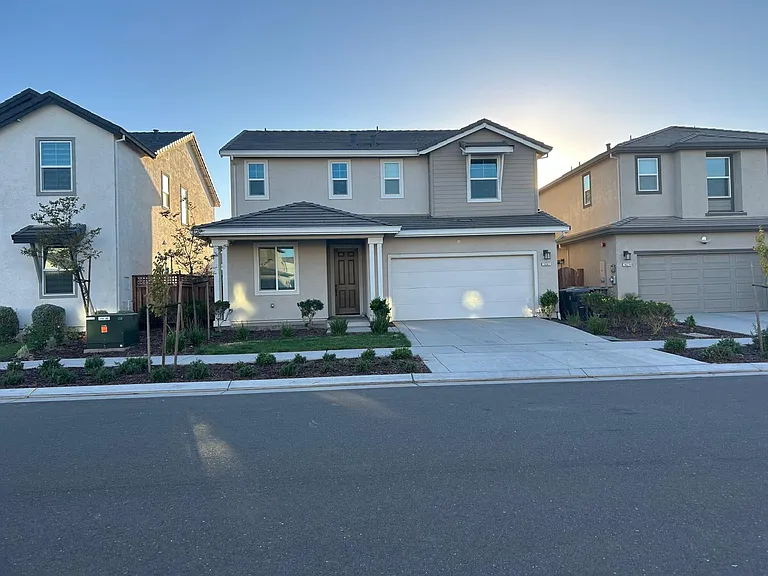Arbuckle Ave — Photo 2