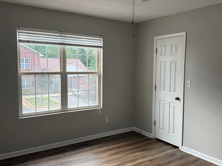 102 Brandywine Dr NE — Photo 13